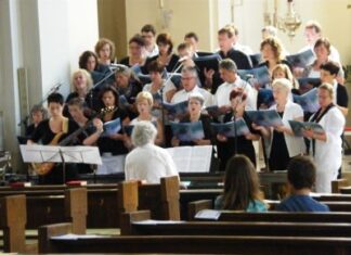 Adoramus-Chor begeistert mit „Mainzer Messe“