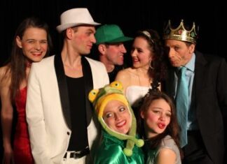 „Wandelt euch!“: Das Galli-Theater in Freiburg präsentiert „Froggy“.