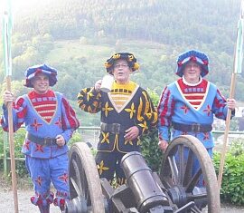 Kanoniere nun auch international