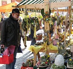 Großer Ostermarkt mit lokalen Produkten vom Feinsten in der Haslacher Altstadt