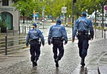 Falscher Polizeibeamter