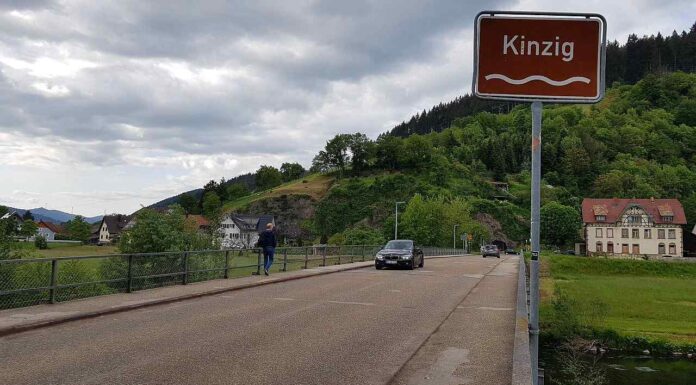 Ampelanlage bei Haslach-Schnellingen wird installiert