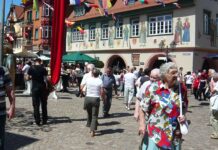 Black Forest Night. Prallgefüllte Einkaufstüte mit vielen Aktionen in Haslach