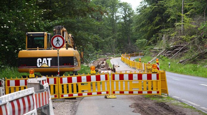 Neubau einer Stützmauer nach Hangrutsch an der Kreisstraße bei Nordrach-Kolonie