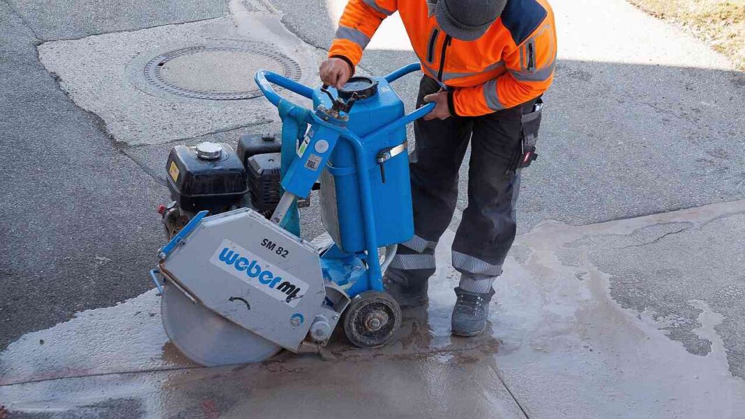 Strassenbau, Foto Stefan Schweihofer